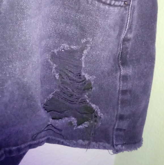 Shorts - Picture 2 of 5